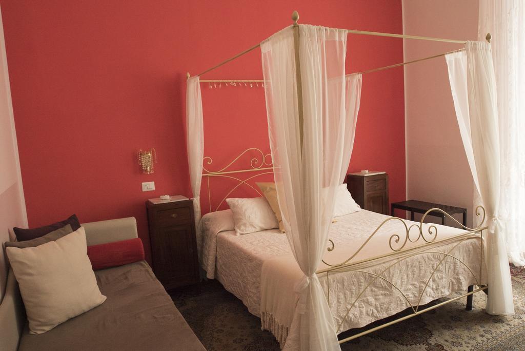 B&B Domus Garibaldi Salerno Eksteriør billede